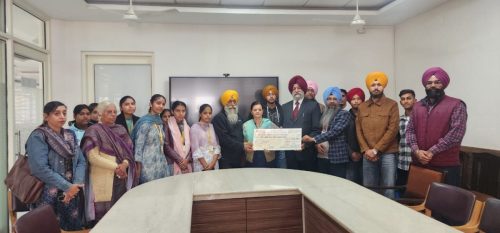 Mata Gujri College Students Receive ₹2.05 Lakh Aid from Sarbat Da Bhala Trust